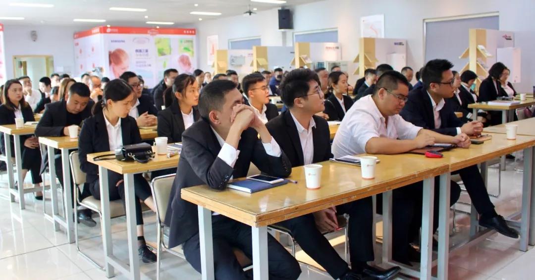 冲刺2019，为更好而努力——记舒适猫第四季度营销全员会